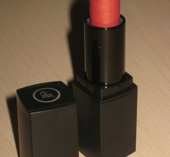 Mineral lipstick in Cool coral