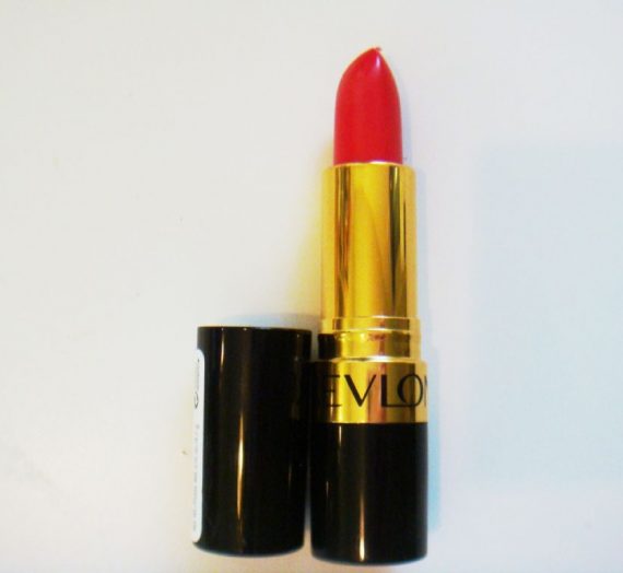 Super Lustrous Lipstick – Love That Red