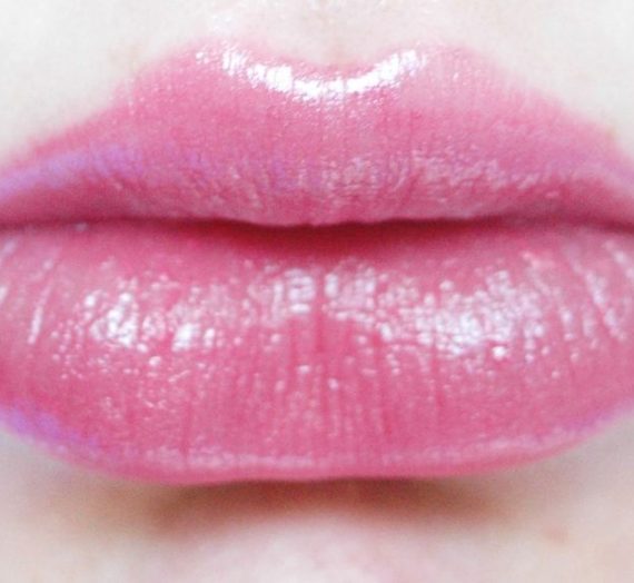Moisture Renew Lipstick – Berry Rose