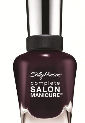 Complete Salon Manicure – Pat on the Black