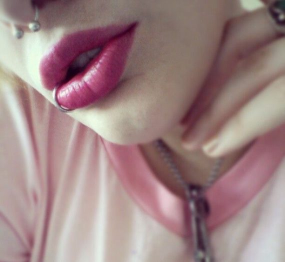 lip perfection Lipstick in Embrace