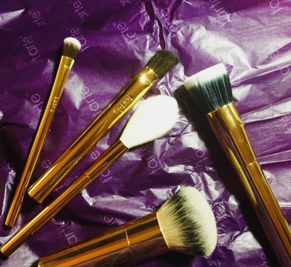 Stroke of Midnight Limited-Edition Brush Set (Holiday 2015)