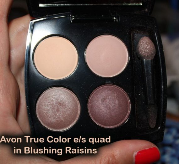 True Color Eyeshadow Quad in Blushing Raisins