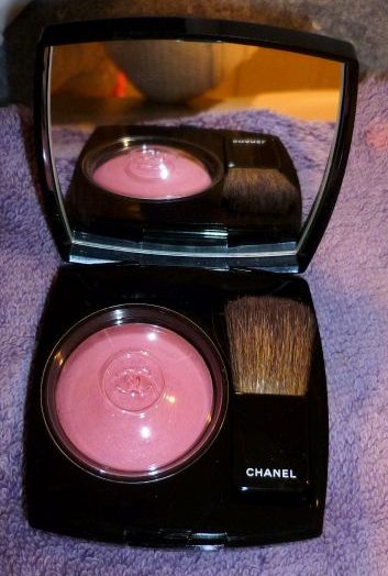 Joues Contraste Powder Blush in 64 Pink Explosion