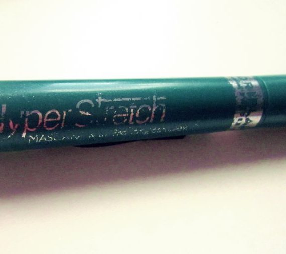 Hyper Stretch mascara with pro-long complex