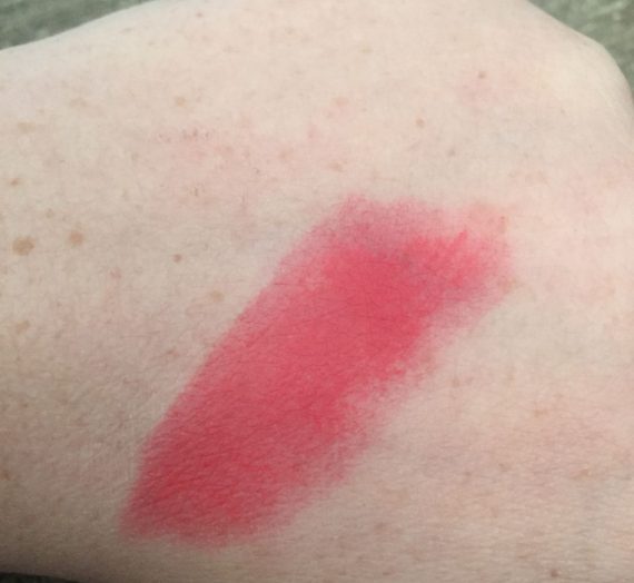 Pure Color Envy Sheer Matte Sculpting Lipstick – 220 Fresh Danger